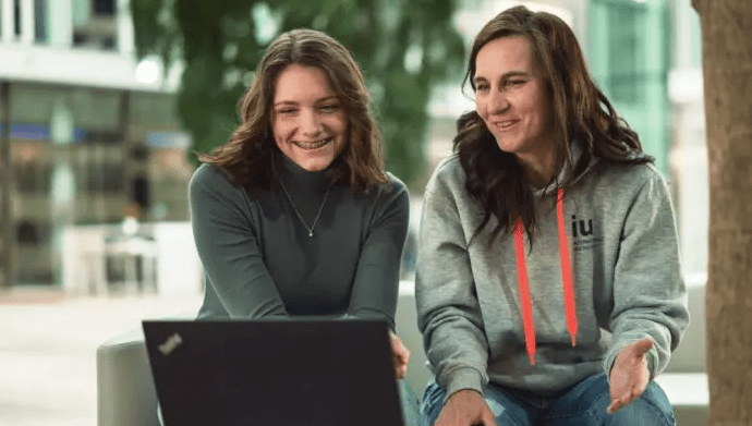 Headerbild IU Internationale Hochschule