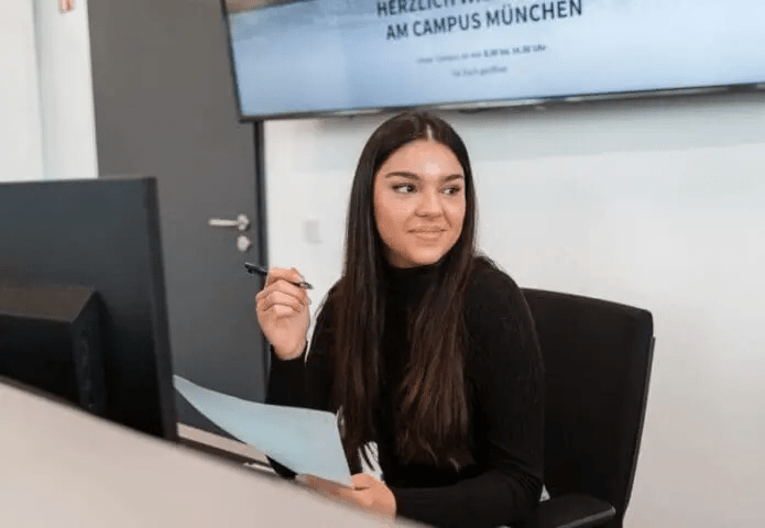Headerbild IU Internationale Hochschule