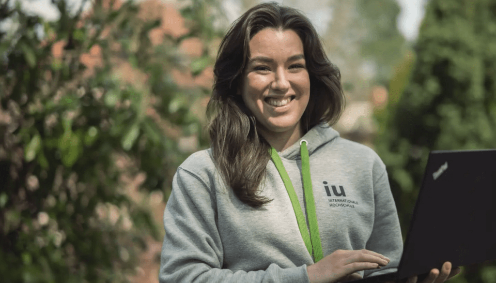 Headerbild IU Internationale Hochschule