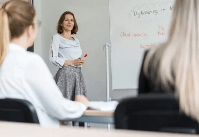 Headerbild IU Internationale Hochschule