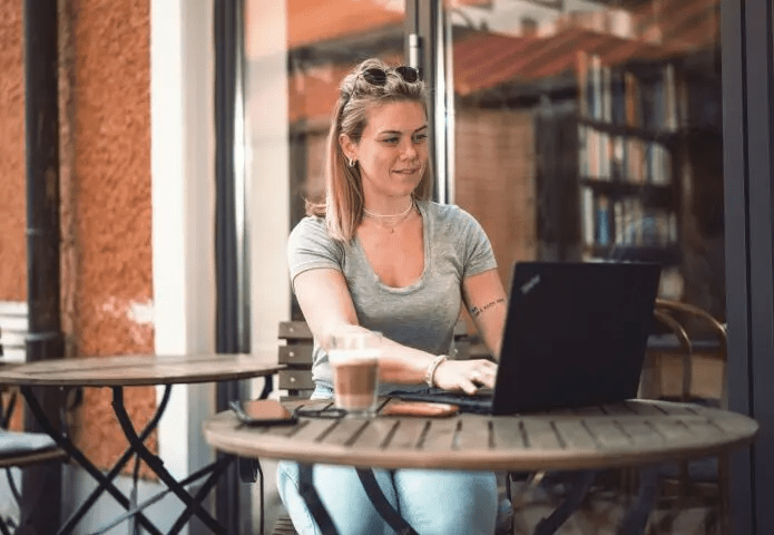 Headerbild IU Internationale Hochschule