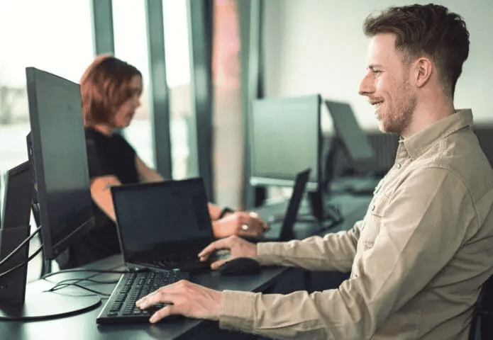 Headerbild IU Internationale Hochschule