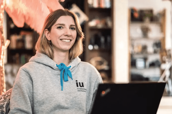 Headerbild IU Internationale Hochschule