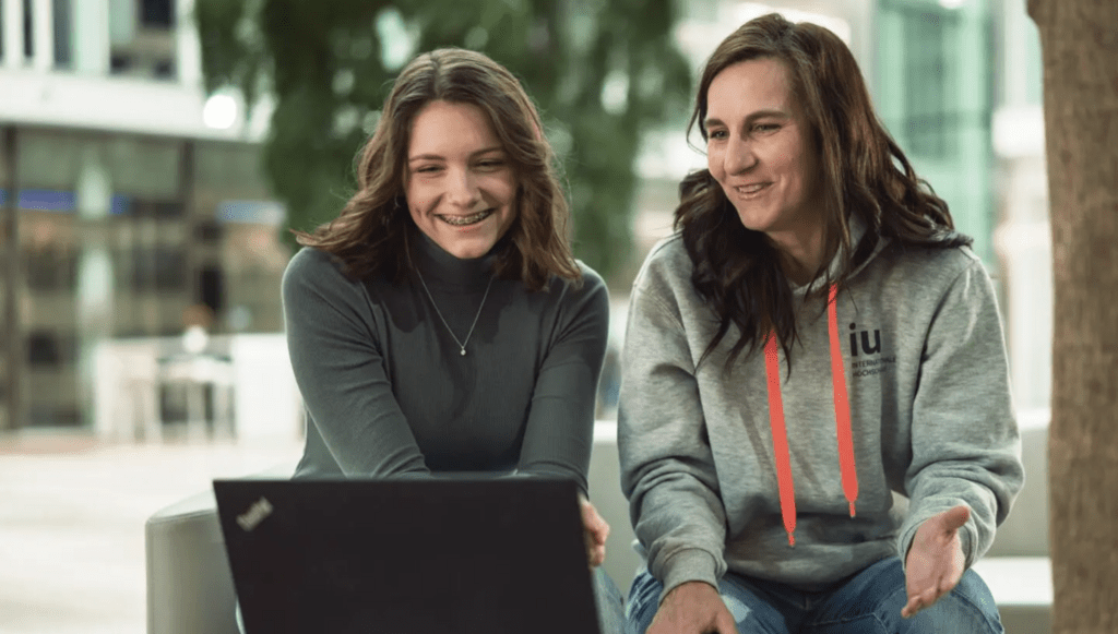 Headerbild IU Internationale Hochschule
