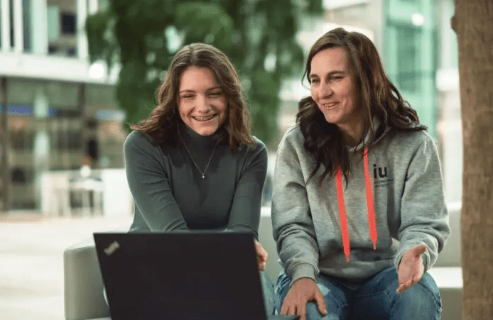 Headerbild IU Internationale Hochschule