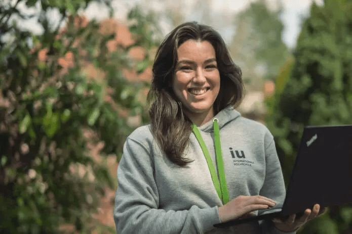 Headerbild IU Internationale Hochschule