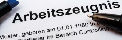 Ein Arbeitszeugnis mit fiktiven Angaben zu einer Person