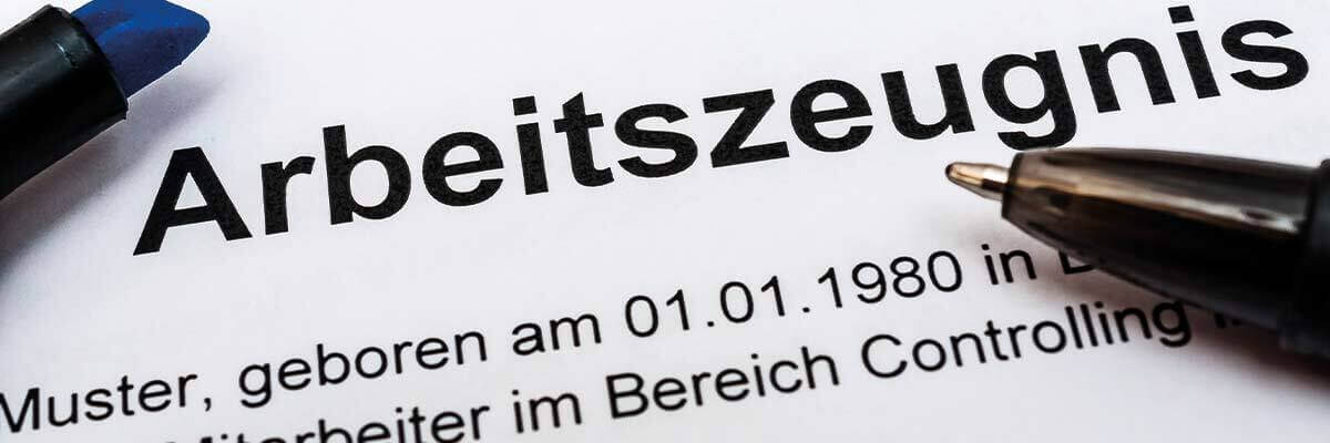 Ein Arbeitszeugnis mit fiktiven Angaben zu einer Person