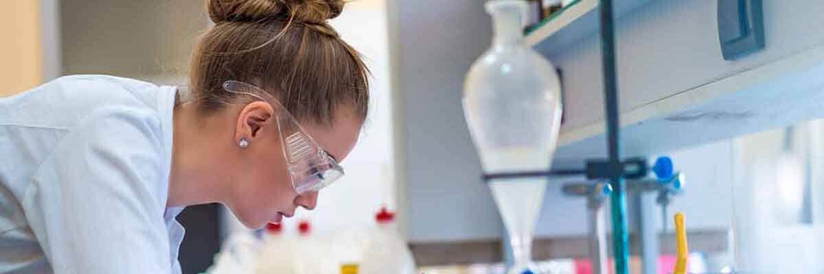Ausbildung zum Chemikanten – Ablauf, Dauer & Inhalte