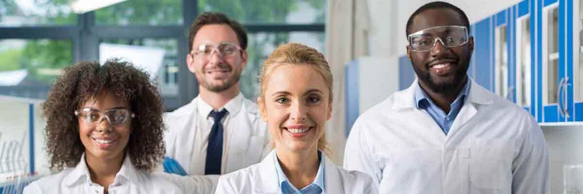 Abteilungsleiter Pharmatechnik – Erfahrungsbericht zu Aufgaben Wissenschaftler im Labor