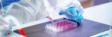 Zellbiologe im Labor